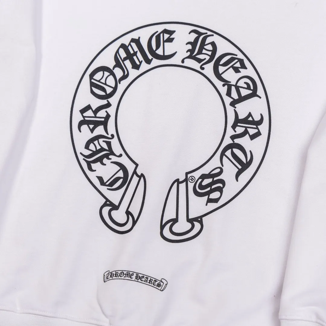 P190 Chrome Hearts/Chrome Hearts CH arm cross horseshoe Sanskrit off-shoulder round neck sweatshirt for women. Selected Xinjiang Chinese cotton fabric. The texture is delicate and soft, gentle and non-prickly. The loose version is not tight. It is an indispensable wardrobe item for goddesses!  Color: White Size "S M L